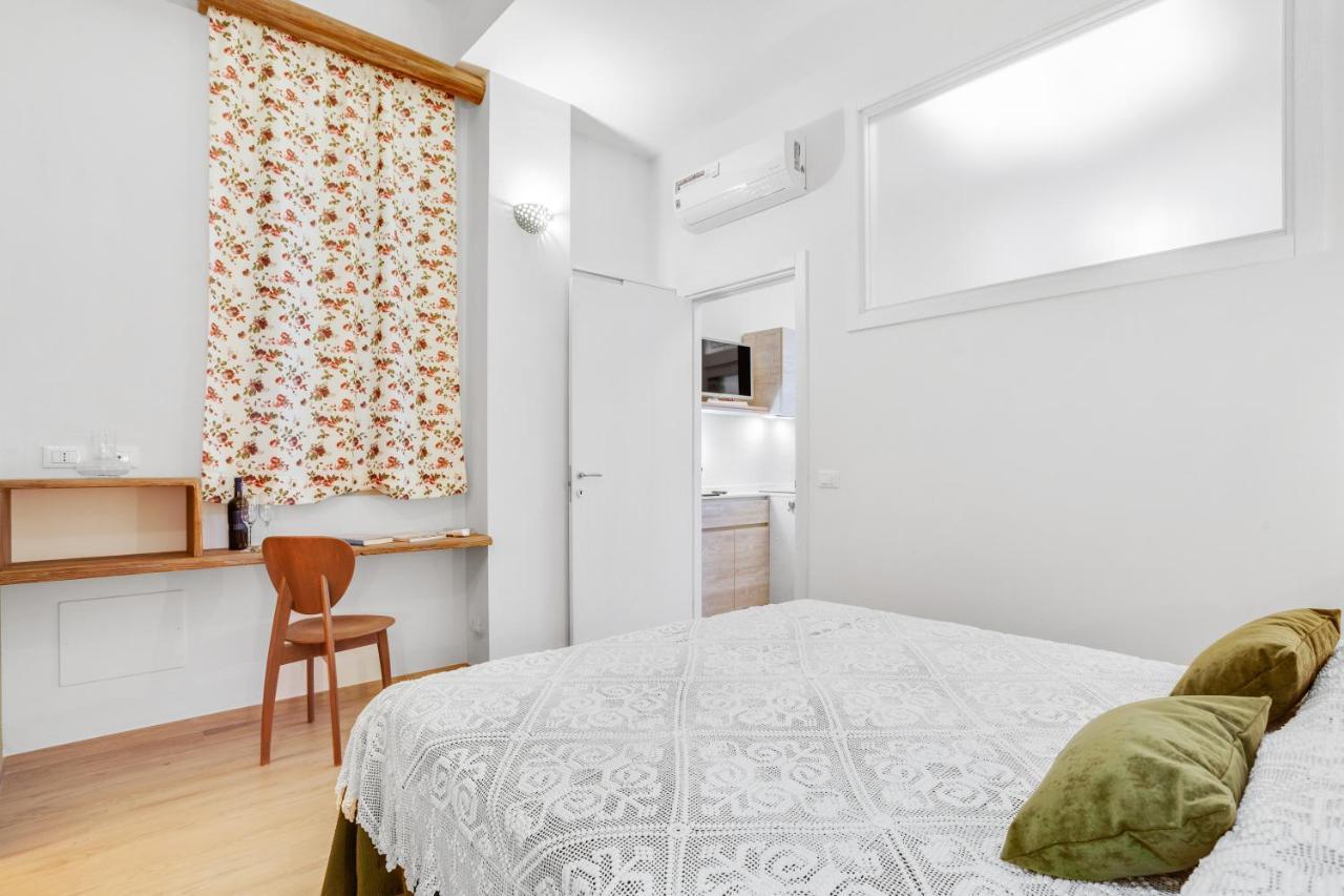 Madame Bari' Suite Apt In The Heart Of Bari Exterior foto